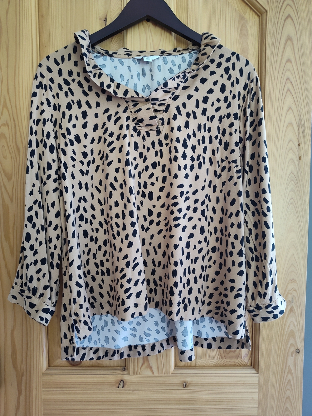 NWOT Crown & Ivy Women's Beige Leopard Print Blouse, Size PL
